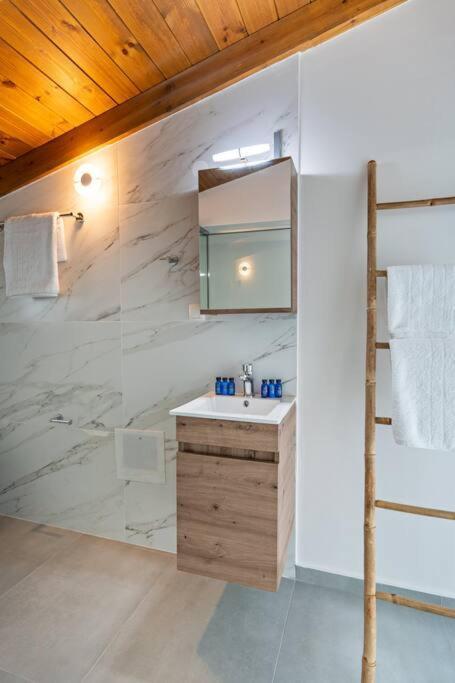 Sofia Suite, A Seafront Hideaway ! Pánormos Dış mekan fotoğraf